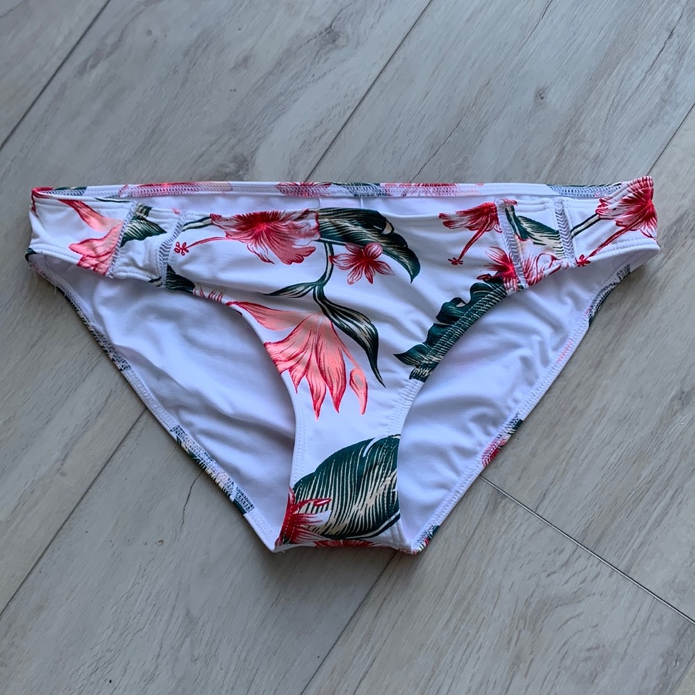 Roxy L floral bottoms